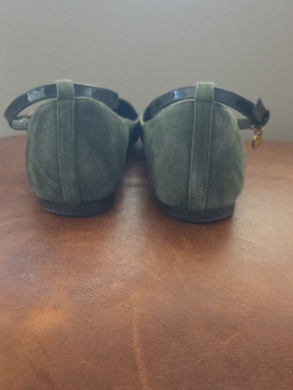 Tory Burch Ashton T-Strap Flats, Olive Green, Size 8M - Picture 6 of 9